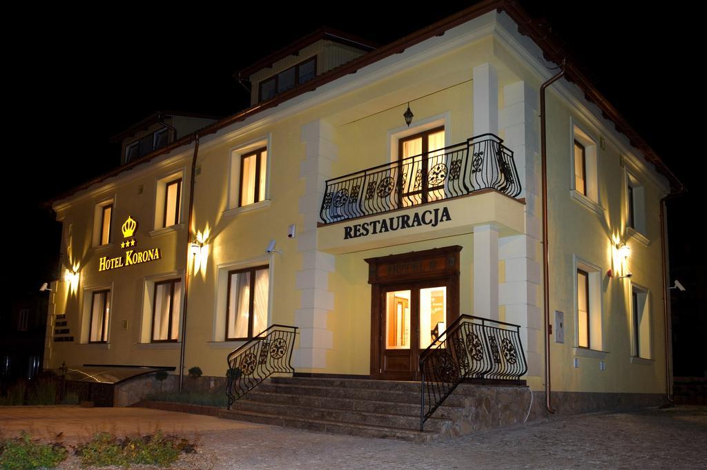 סאנדומירז Hotel Korona מראה חיצוני תמונה