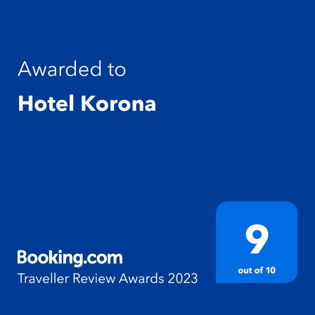 סאנדומירז Hotel Korona מראה חיצוני תמונה
