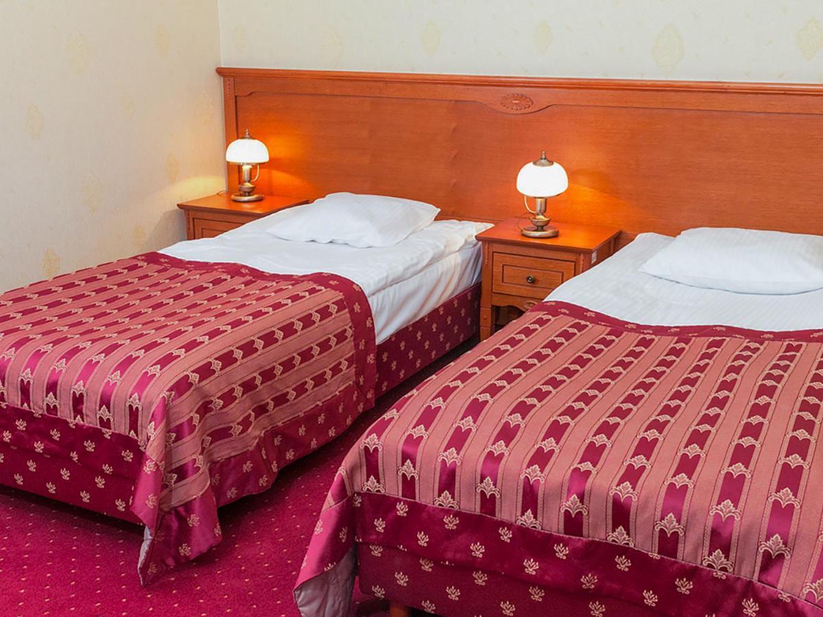 סאנדומירז Hotel Korona מראה חיצוני תמונה
