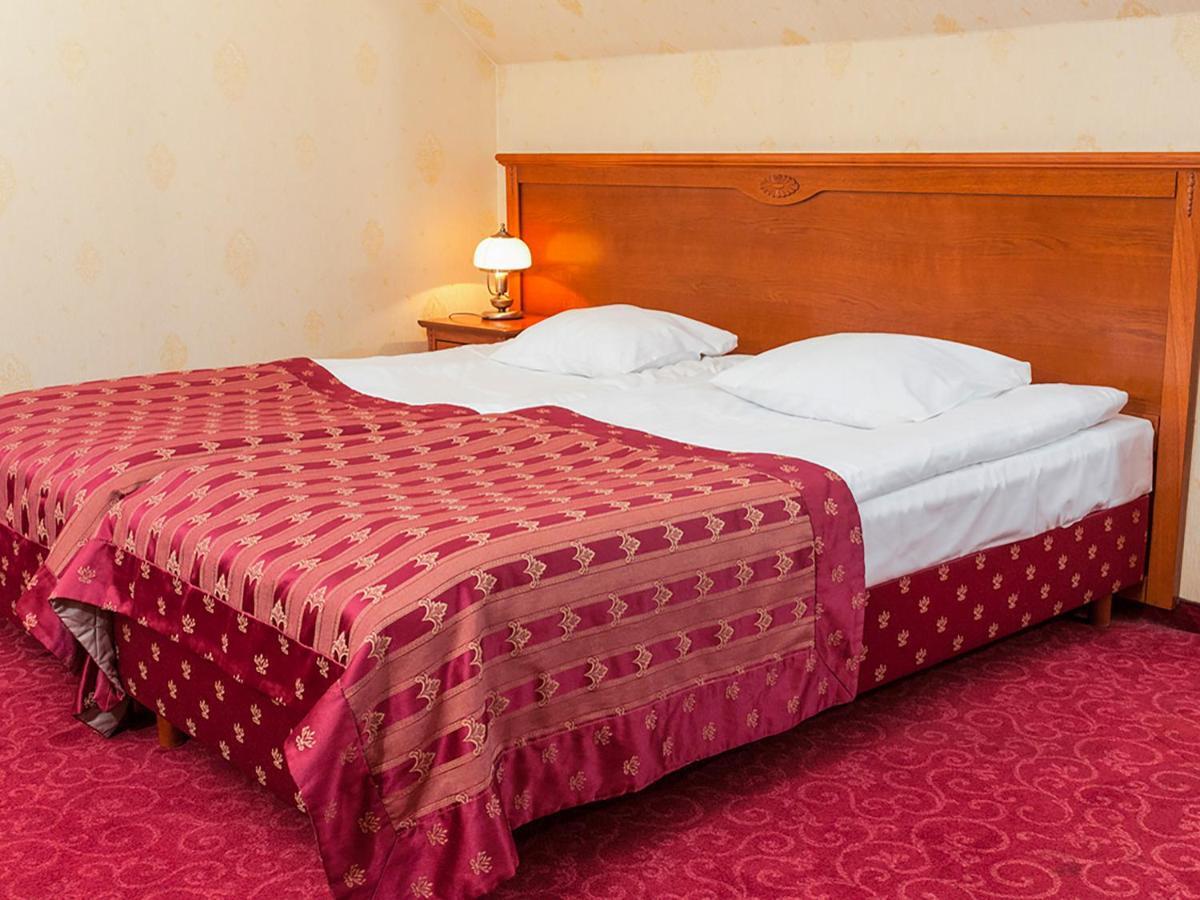 סאנדומירז Hotel Korona מראה חיצוני תמונה