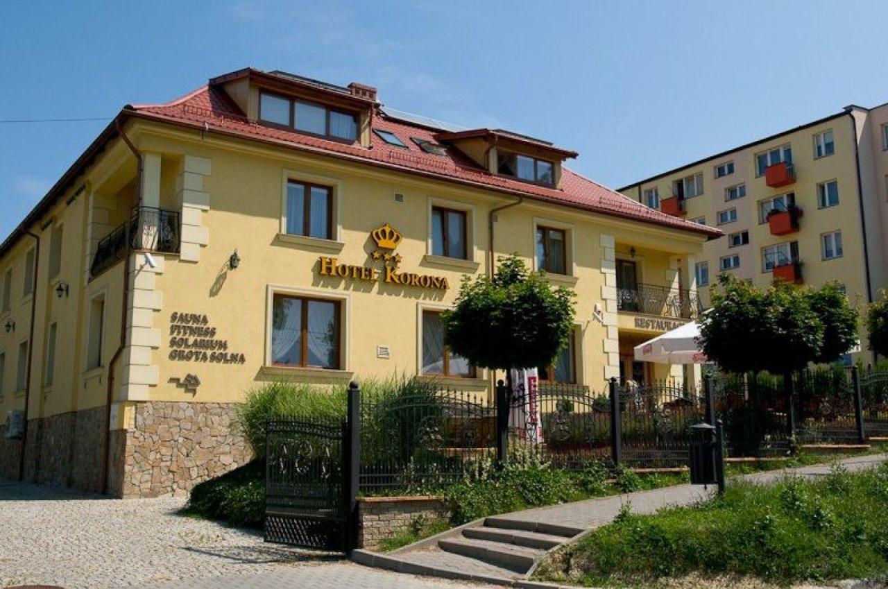 סאנדומירז Hotel Korona מראה חיצוני תמונה